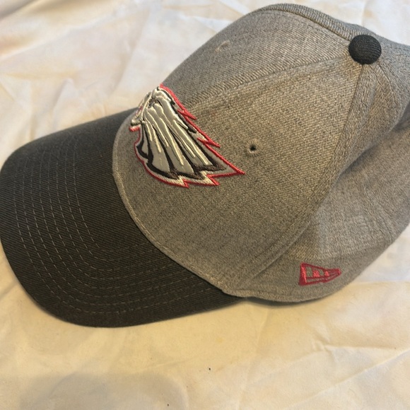 Breast Cancer Philadelphia Eagles Hat - Picture 2 of 3